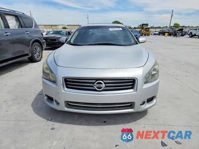 Piąte zdjęcie samochodu w środku: 2014 NISSAN MAXIMA 3.5 SV VIN:1N4AA5AP8EC491147 - miniatura