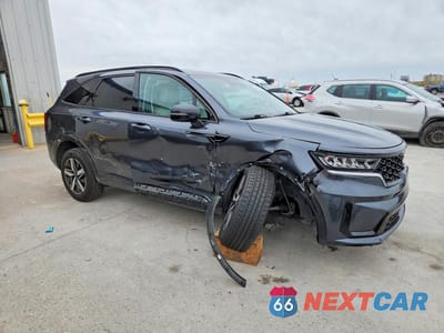 Czwarte zdjęcie samochodu z boku: 2023 KIA SORENTO S VIN:5XYRL4LC9PG222228 - miniatura