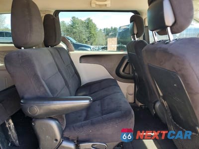Zdjęcie 11 z 13 samochodu: 2014 DODGE GRAND CARAVAN SE VIN:2C4RDGBGXER376250 - miniatura