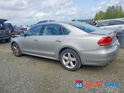 Drugie zdjęcie samochodu z przodu: 2013 VOLKSWAGEN PASSAT SE VIN:1VWBP7A32DC091778 - miniatura