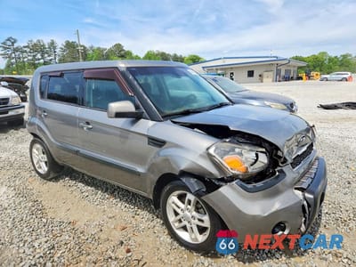 Czwarte zdjęcie samochodu z boku: 2011 KIA SOUL + VIN:KNDJT2A22B7339893 - miniatura