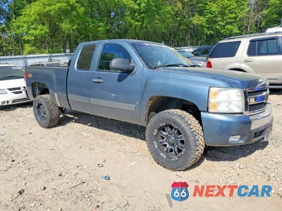 Czwarte zdjęcie samochodu z boku: 2008 CHEVROLET SILVERADO K1500 VIN:2GCEK190681224852 - miniatura
