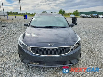 Piąte zdjęcie samochodu w środku: 2017 KIA FORTE LX VIN:3KPFK4A74HE089615 - miniatura