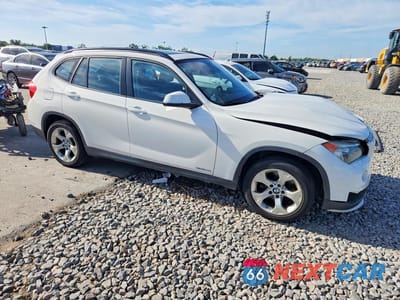 Czwarte zdjęcie samochodu z boku: 2015 BMW X1 SDRIVE28I VIN:WBAVM1C5XFVZ94494 - miniatura