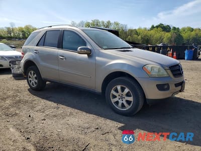 Czwarte zdjęcie samochodu z boku: 2006 MERCEDES-BENZ ML 350 VIN:4JGBB86E46A006290 - miniatura