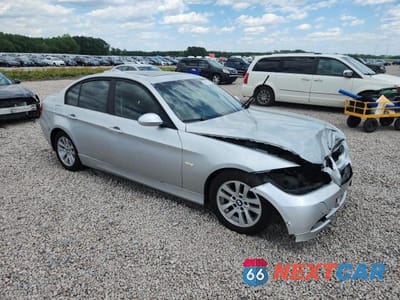 Czwarte zdjęcie samochodu z boku: 2006 BMW 325 I VIN:WBAVB13556KX48444 - miniatura
