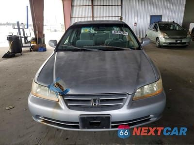 Piąte zdjęcie samochodu w środku: 2001 HONDA ACCORD EX VIN:1HGCG66851A084970 - miniatura