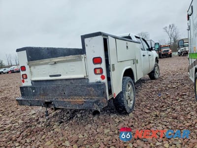 Czwarte zdjęcie samochodu z boku: 2014 GMC SIERRA 3500 HD UTILITY / SERVICE TRUCK VIN:1GT422C8XEF176874 - miniatura