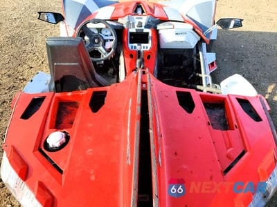 Zdjęcie 6 z 8 samochodu: 2016 POLARIS SLINGSHOT SL VIN:57XAAPFA1G5111817 - miniatura