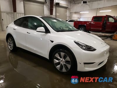 Czwarte zdjęcie samochodu z boku: 2021 TESLA MODEL Y VIN:5YJYGDEE3MF188188 - miniatura