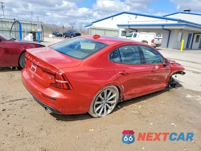 Trzecie zdjęcie samochodu z tyłu: 2020 VOLVO S60 T6 MOMENTUM VIN:7JRA22TK4LG066765 - miniatura