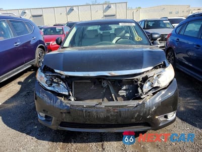 Piąte zdjęcie samochodu w środku: 2011 TOYOTA AVALON LIMITED VIN:4T1BK3DB5BU371971 - miniatura