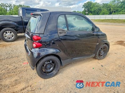 Trzecie zdjęcie samochodu z tyłu: 2012 SMART FORTWO PURE VIN:WMEEJ3BAXCK572181 - miniatura