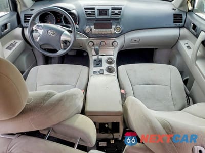 Zdjęcie 8 z 14 samochodu: 2012 TOYOTA HIGHLANDER BASE VIN:5TDZA3EH6CS030111 - miniatura