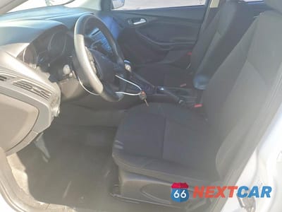 Zdjęcie 7 z 12 samochodu: 2015 FORD FOCUS SE VIN:1FADP3F2XFL262810 - miniatura