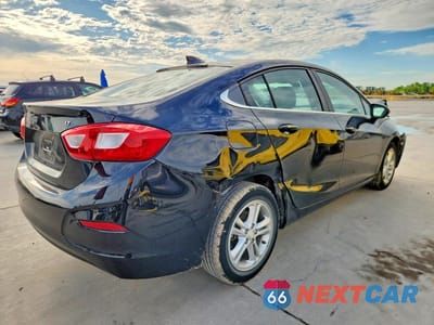 Trzecie zdjęcie samochodu z tyłu: 2017 CHEVROLET CRUZE LT VIN:1G1BE5SM5H7236176 - miniatura