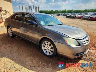 Czwarte zdjęcie samochodu z boku: 2005 TOYOTA AVALON LIMITED VIN:4T1BK36B65U021007 - miniatura