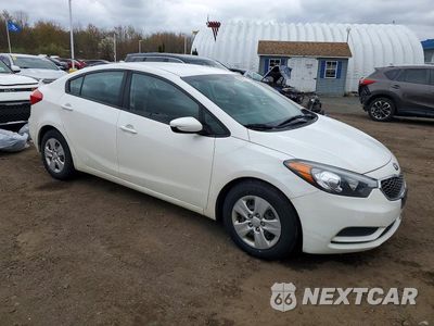 Czwarte zdjęcie samochodu z boku: 2016 KIA FORTE LX VIN:KNAFK4A63G5509198 - miniatura