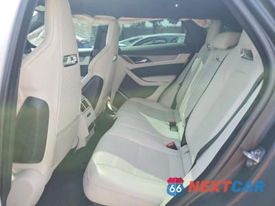 Zdjęcie 10 z 12 samochodu: 2022 JAGUAR F-PACE SVR VIN:SADCZ2EE1NA696926 - miniatura