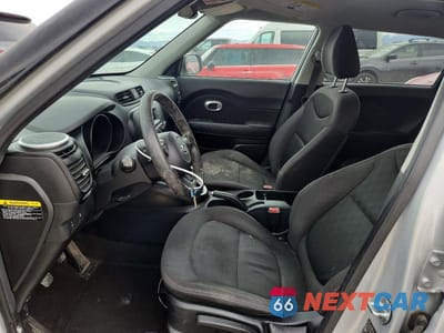 Zdjęcie 7 z 13 samochodu: 2016 KIA SOUL BASE VIN:KNDJN2A28G7829854 - miniatura