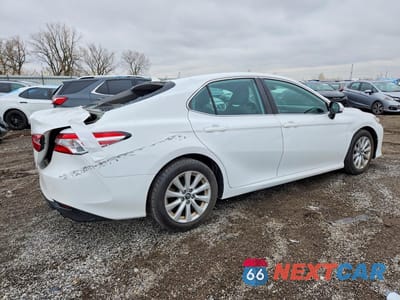 Trzecie zdjęcie samochodu z tyłu: 2019 TOYOTA CAMRY VIN:4T1B11HK1KU790966 - miniatura