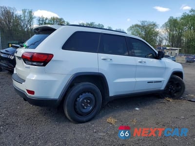 Trzecie zdjęcie samochodu z tyłu: 2019 JEEP GRAND CHEROKEE LAREDO VIN:1C4RJFAG8KC690794 - miniatura