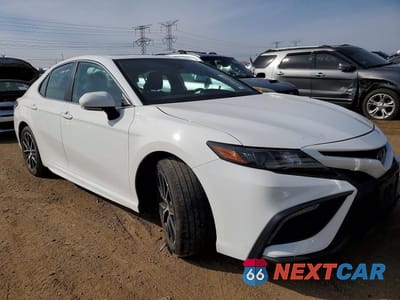 Czwarte zdjęcie samochodu z boku: 2024 TOYOTA CAMRY HYBRID SE VIN:4T1S31AK4RU076974 - miniatura