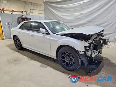 Czwarte zdjęcie samochodu z boku: 2022 CHRYSLER 300 TOURING L VIN:2C3CCASG5NH253374 - miniatura