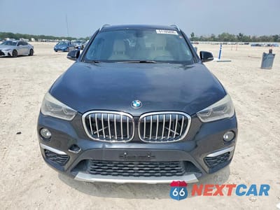 Piąte zdjęcie samochodu w środku: 2017 BMW X1 XDRIVE28I VIN:WBXHT3C35H5F75779 - miniatura