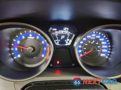Zdjęcie 9 z 11 samochodu: 2013 HYUNDAI ELANTRA GLS VIN:5NPDH4AE6DH453835 - miniatura
