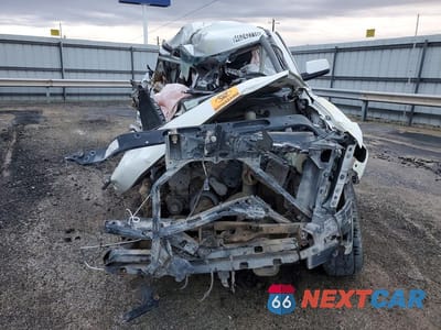 Piąte zdjęcie samochodu w środku: 2018 CHEVROLET SUBURBAN K1500 VIN:1GNSKKEC4JR118669 - miniatura