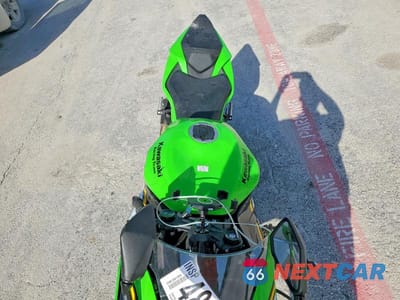 Piąte zdjęcie samochodu w środku: 2025 KAWASAKI ZX636 K VIN:JKBZXJJ15SA027018 - miniatura