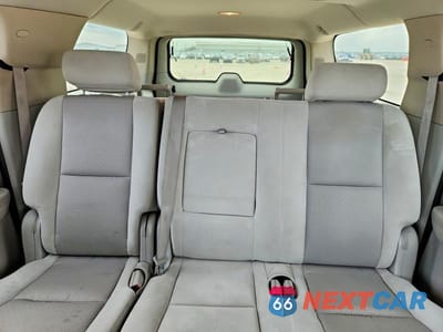 Zdjęcie 10 z 13 samochodu: 2009 CHEVROLET SUBURBAN C1500 LT VIN:1GNFC26029R273641 - miniatura