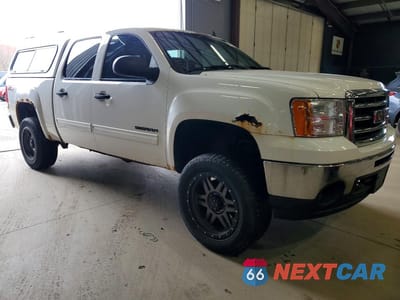 Czwarte zdjęcie samochodu z boku: 2013 GMC SIERRA K1500 SLE VIN:3GTP2VE79DG283883 - miniatura