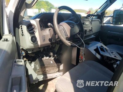 Zdjęcie 8 z 12 samochodu: 2019 FORD E-350 VIN:1FDWE3FSXKDC73136 - miniatura