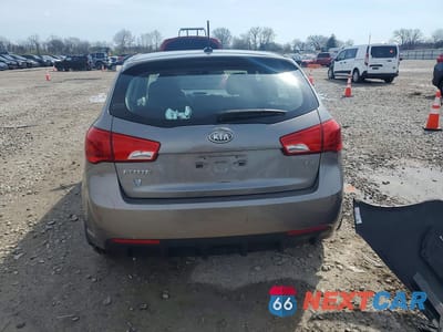 Zdjęcie 6 z 12 samochodu: 2011 KIA FORTE5 EX VIN:KNAFU5A2XB5408780 - miniatura