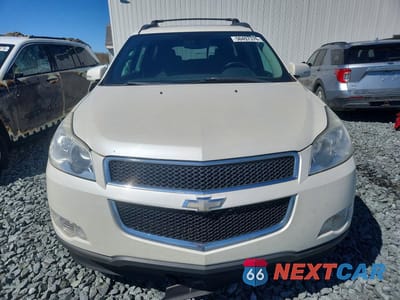 Piąte zdjęcie samochodu w środku: 2011 CHEVROLET TRAVERSE LT VIN:1GNKRGED0BJ374728 - miniatura