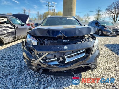 Piąte zdjęcie samochodu w środku: 2016 MERCEDES-BENZ GLA 250 4MATIC VIN:WDCTG4GB3GJ229651 - miniatura
