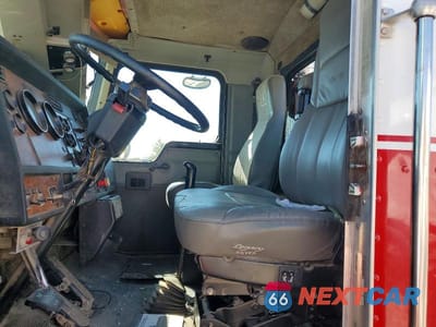 Zdjęcie 10 z 12 samochodu: 2000 KENWORTH CONSTRUCTION T800 VIN:1XKDD09X2YJ831077 - miniatura