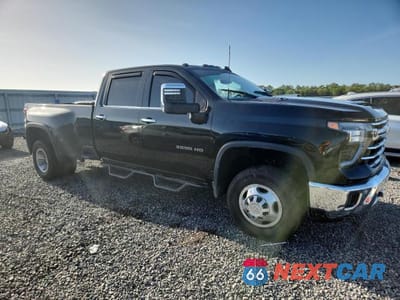Czwarte zdjęcie samochodu z boku: 2024 CHEVROLET SILVERADO K3500 LTZ VIN:1GC4YUEY7RF161469 - miniatura