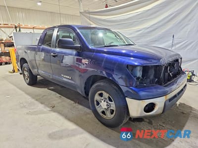 Czwarte zdjęcie samochodu z boku: 2007 TOYOTA TUNDRA DOUBLE CAB SR5 VIN:5TBBV541X7S457876 - miniatura