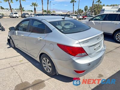 Trzecie zdjęcie samochodu z tyłu: 2015 HYUNDAI ACCENT GLS VIN:KMHCT4AE3FU922202 - miniatura