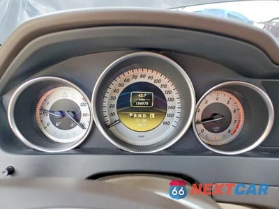 Zdjęcie 9 z 12 samochodu: 2012 MERCEDES-BENZ C 250 VIN:WDDGF4HB2CA621934 - miniatura
