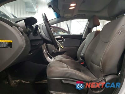 Zdjęcie 7 z 12 samochodu: 2011 HYUNDAI ELANTRA GLS VIN:5NPDH4AE2BH004603 - miniatura