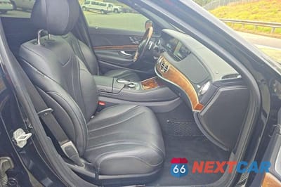 Piąte zdjęcie samochodu w środku: 2017 MERCEDES-BENZ S 550 4MATIC VIN:WDDUG8FB8HA306640 - miniatura