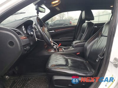 Zdjęcie 7 z 12 samochodu: 2013 CHRYSLER 300 VIN:2C3CCAAG0DH533235 - miniatura