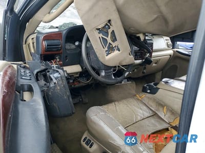 Zdjęcie 8 z 13 samochodu: 2006 FORD F350 SUPER DUTY VIN:1FTWW33P06ED21521 - miniatura