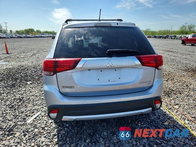 Zdjęcie 6 z 12 samochodu: 2016 MITSUBISHI OUTLANDER SE VIN:JA4AZ3A31GZ028135 - miniatura