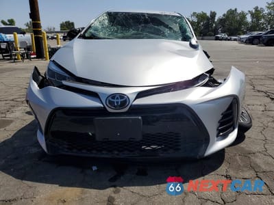 Piąte zdjęcie samochodu w środku: 2017 TOYOTA COROLLA SE VIN:5YFBURHE6HP615350 - miniatura