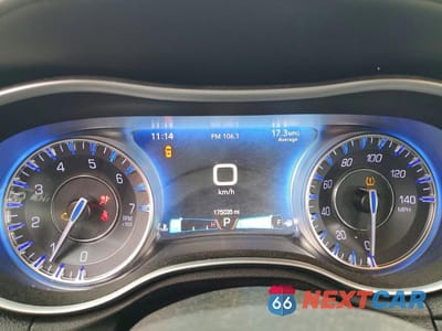 Zdjęcie 9 z 12 samochodu: 2016 CHRYSLER 300 LIMITED VIN:2C3CCAAG6GH147911 - miniatura